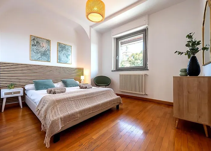 Style And Confort 120mq, Free Garage Turin