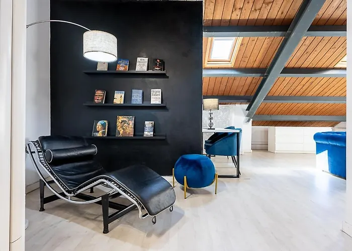 Style And Confort 120mq, Free Garage Apartment *