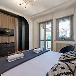 Style And Confort 120mq, Free Garage Turin