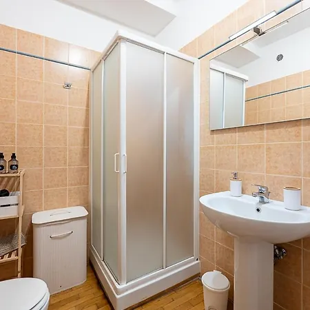 Apartman Style And Confort 120mq, Free Garage